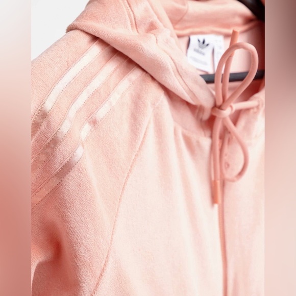 adidas Originals 'Relaxed Risque' velour zip through hoodie in blush - Picture 2 of 4
